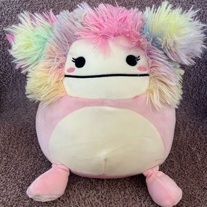 Caparinne the bigfoot squishmallow!